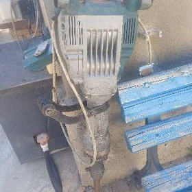 Перфоратор   Дрель на столне.