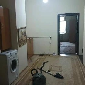 Аренда Центр 2 ком. 1 этаж