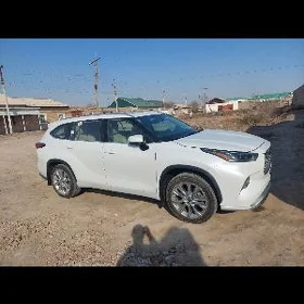 Toyota Highlander 2023