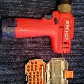 Шуруповёрт электрический