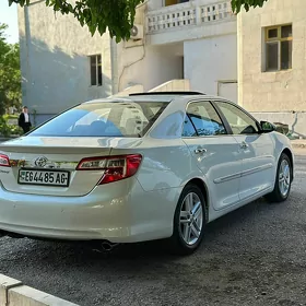 Toyota Camry 2014