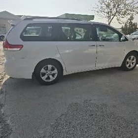 Toyota Sienna 2014