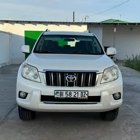 Toyota Land Cruiser Prado 2011