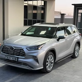 Toyota Highlander 2020