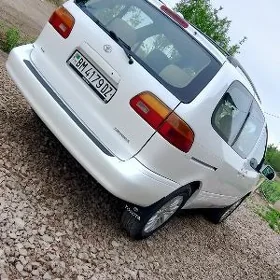 Toyota Sienna 1999