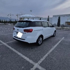 Kia Sedona 2021