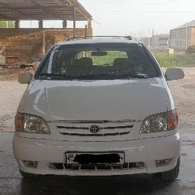 Toyota Sienna 2000