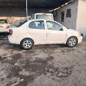 Toyota Echo 2000