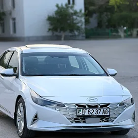 Hyundai Elantra 2022