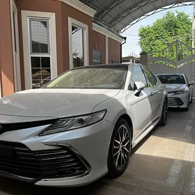 Toyota Camry 2021