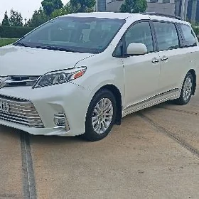 Toyota Sienna 2016
