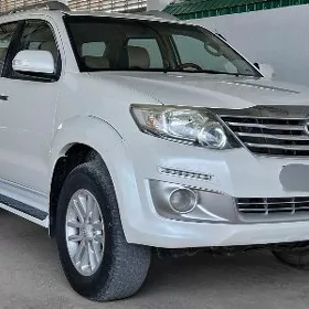 Toyota Fortuner 2013