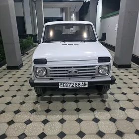 Lada Niva 2000