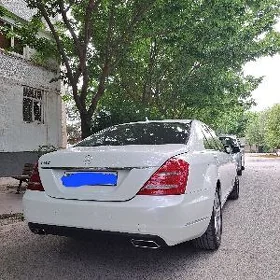 Mercedes-Benz S-Class 2010