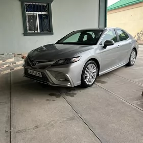 Toyota Camry 2021
