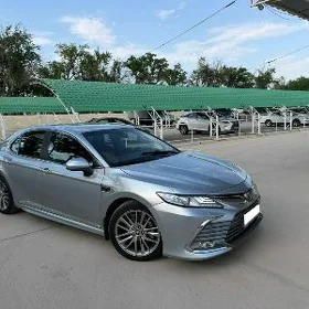 Toyota Camry 2021