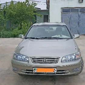 Toyota Camry 2000