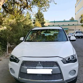 Mitsubishi Outlander 2012