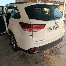 Toyota Highlander 2019