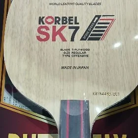 Tennis raketga prsanyny