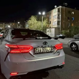 Toyota Camry 2019