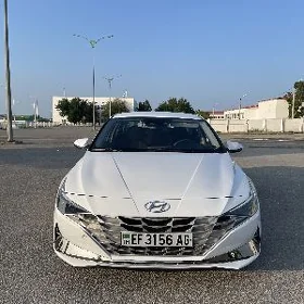 Hyundai Elantra 2022
