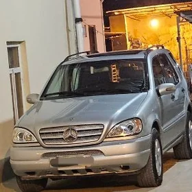 Mercedes-Benz ML350 2002