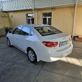 Hyundai Elantra 2010
