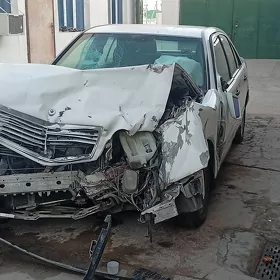 Mercedes-Benz E320 1996