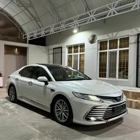 Toyota Camry 2023