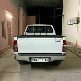 Toyota Hilux 2013