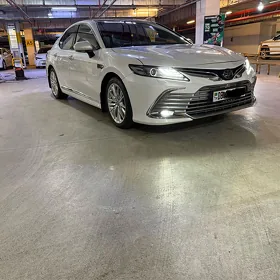 Toyota Camry 2020