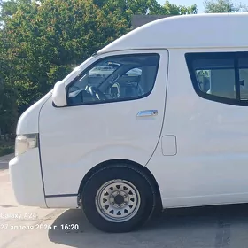 Toyota Hiace 2014