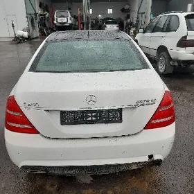 Mercedes-Benz S-Class 2005