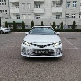 Toyota Camry 2024