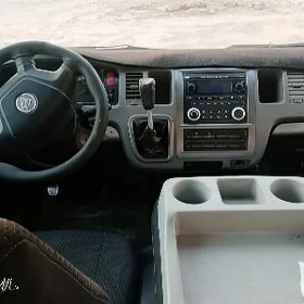 Toyota Hiace 2015