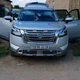 Nissan Pathfinder 2023