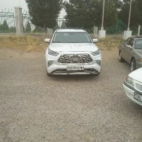 Toyota Highlander 2021