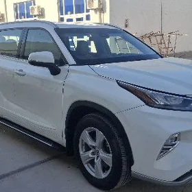 Toyota Highlander 2021