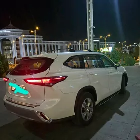 Toyota Highlander 2020