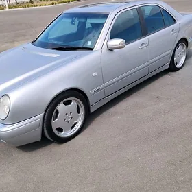Mercedes-Benz E320 1999