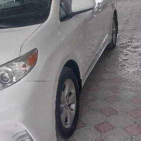 Toyota Sienna 2017