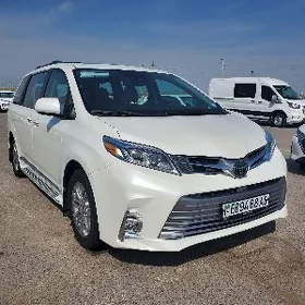 Toyota Sienna 2020