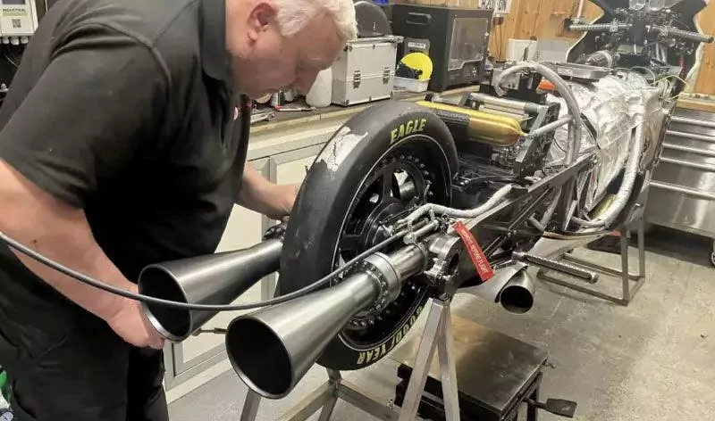 Британский инженер построил паровой мотоцикл, который разгоняется до 338 км/ч - img 2