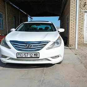 Hyundai Sonata 2011