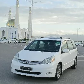 Toyota Sienna 2004
