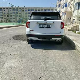 Ford Explorer 2022
