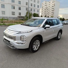 Mitsubishi Outlander 2025