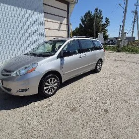 Toyota Sienna 2008