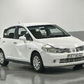 Nissan Tiida 2006